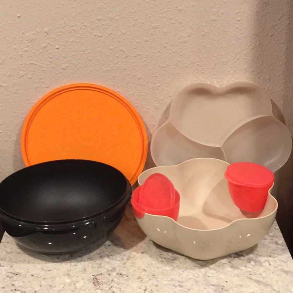 Tupperware Chip & dip & Thatsa Bowl - Picture 2 of 5